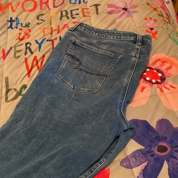 3 pair of American Eagle jeans.  1 Artist  Flair. 2 high rise Jegging 16 Long - Picture 4 of 11